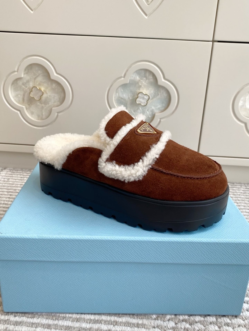 Pra*a slippers